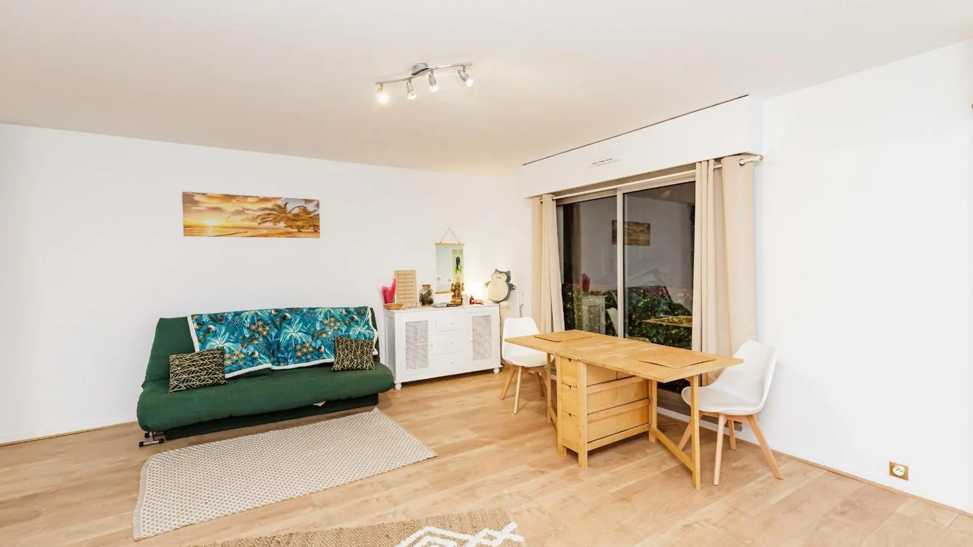 Apartment Near Buttes Chaumont باريس